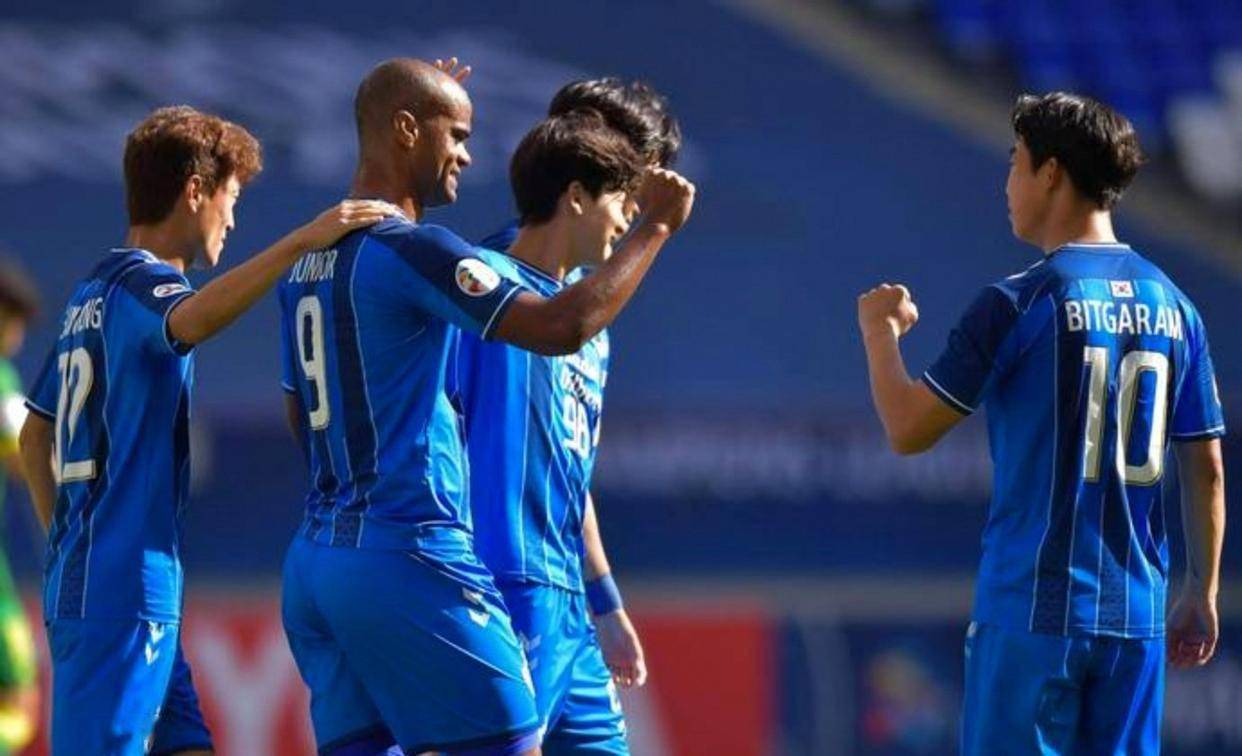 上海绿地申花主场对阵大连一方，谁能笑到最后？的简单介绍