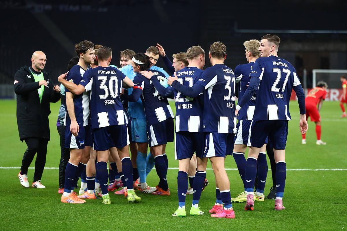 汉堡主场大胜,球队豪取三分 汉堡主场大胜,球队豪取三分