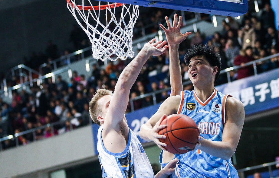 新疆男篮豪取连胜，人气直线飙升