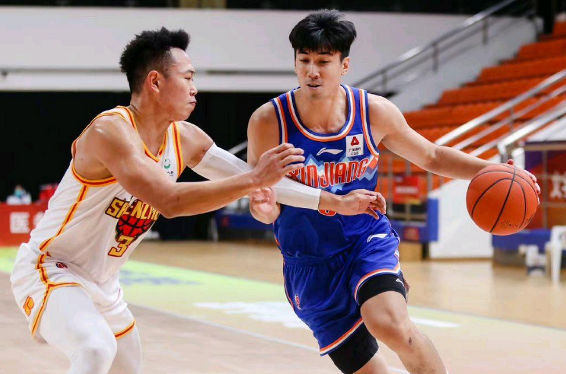 双方实力对决，比赛胜负事关重大