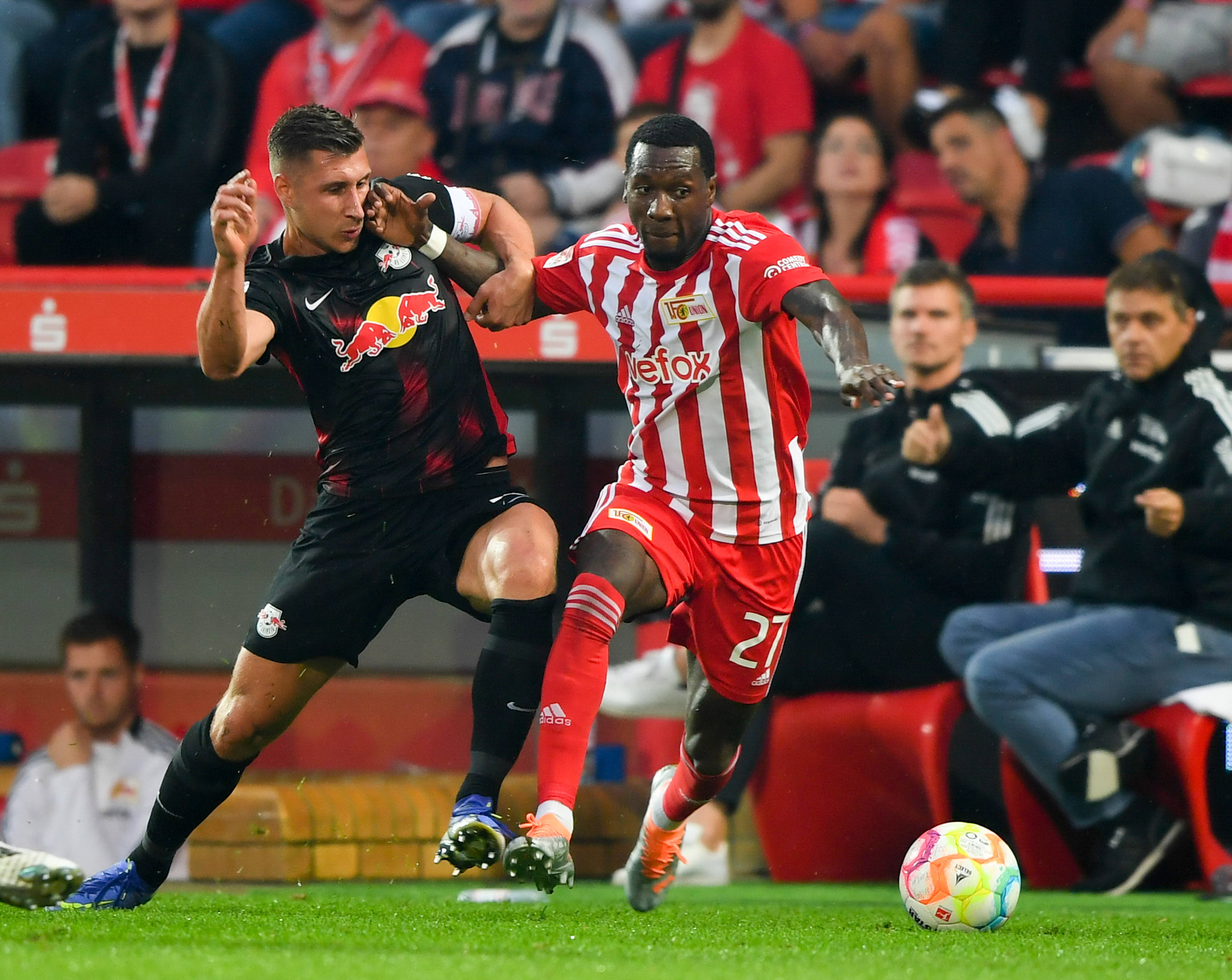 关于门兴格拉德巴赫主场获胜，保持德甲不败纪录的信息