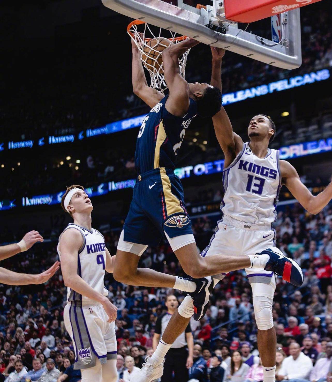 关于独行侠青年球员迪多根冲击最佳新秀称号的信息