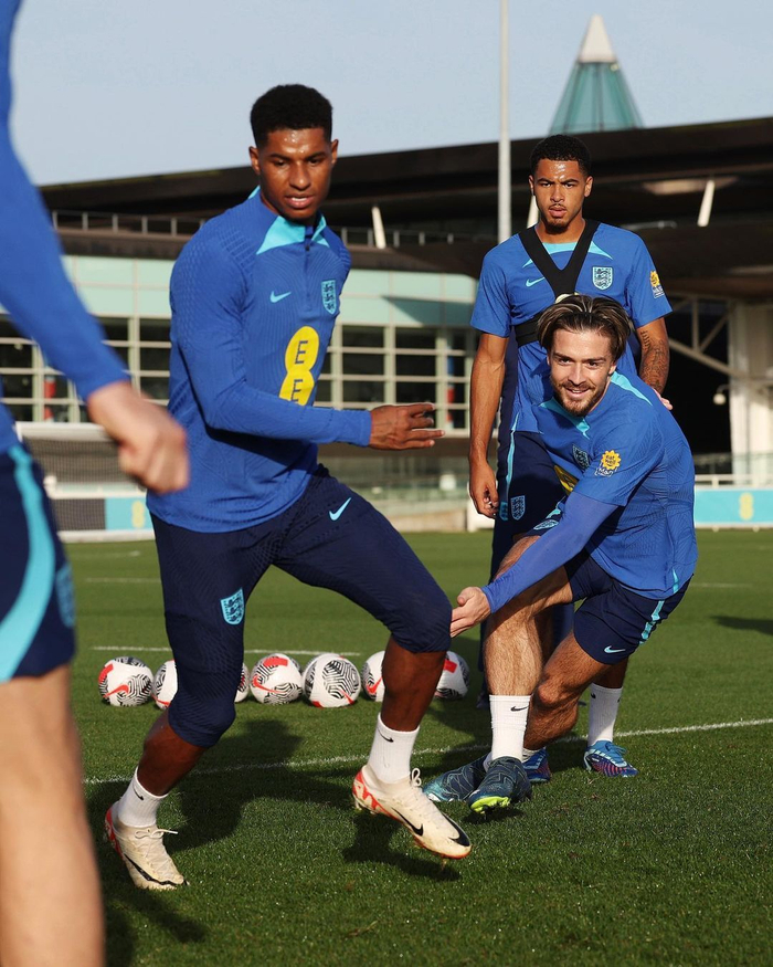 英格兰国家队备战国际比赛集训备战期间的简单介绍