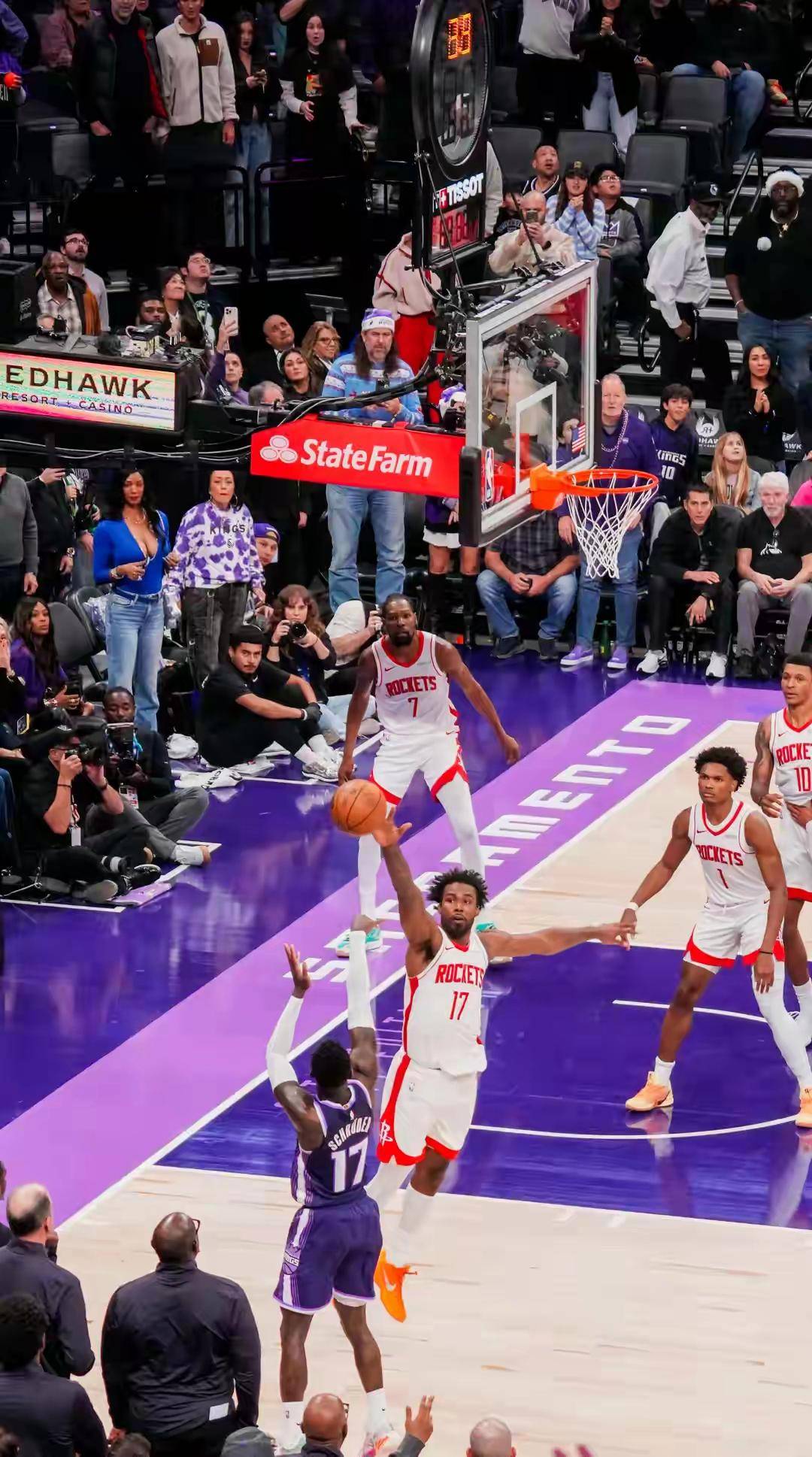 包含福建队险胜独行侠，德罗赞刷新纪录的词条