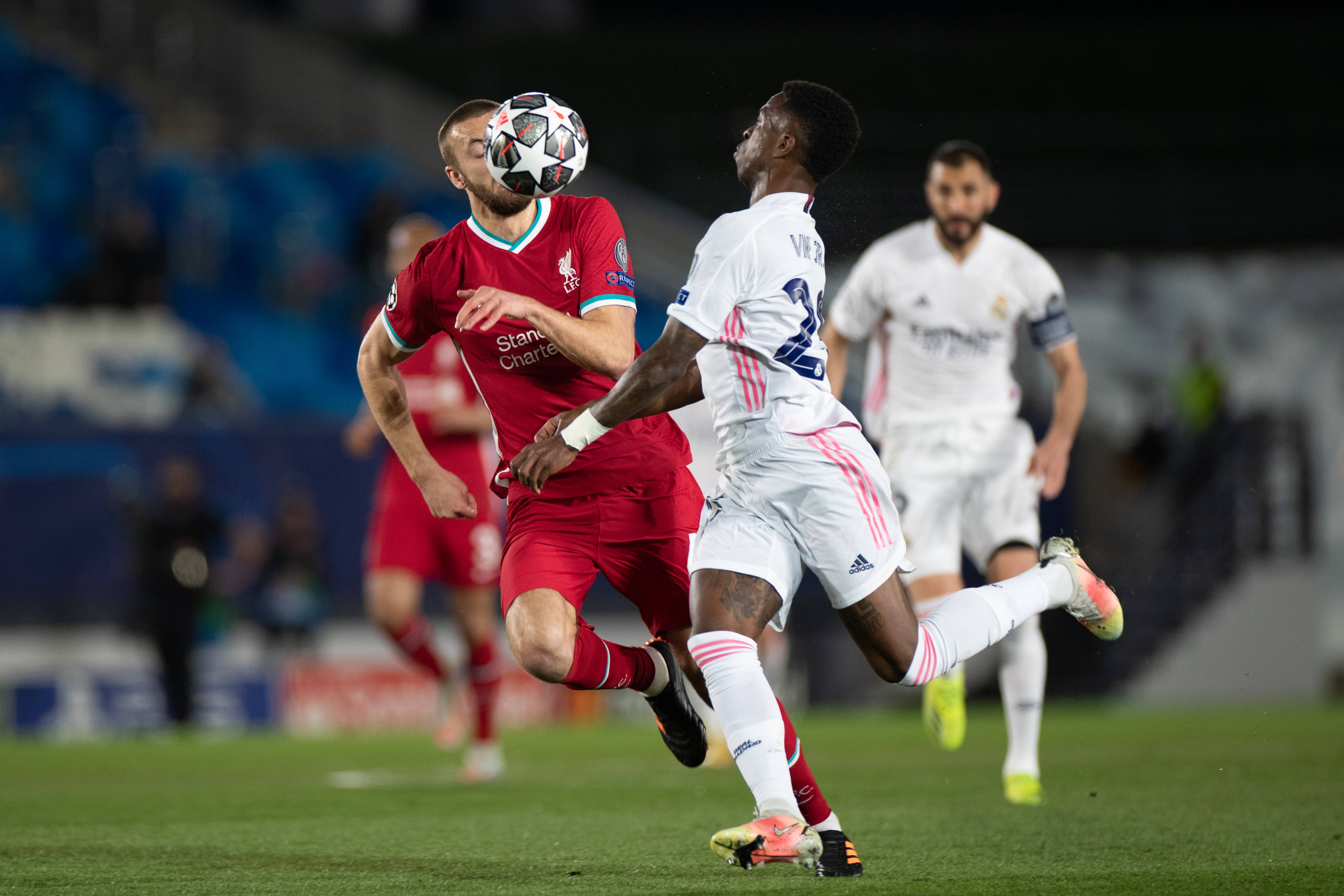 马德里德比焦点战,皇马获得胜利 马德里德比焦点战,皇马获得胜利