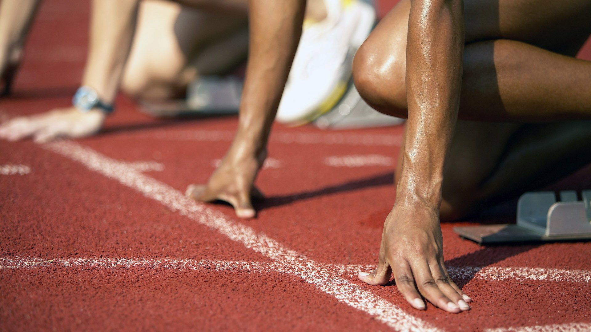 球场之外，NBA季后赛的沙特资本与塞维利亚的压制谜题